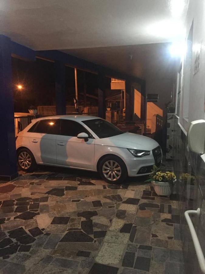 Pousada Vitoria Panzió Ubatuba Kültér fotó